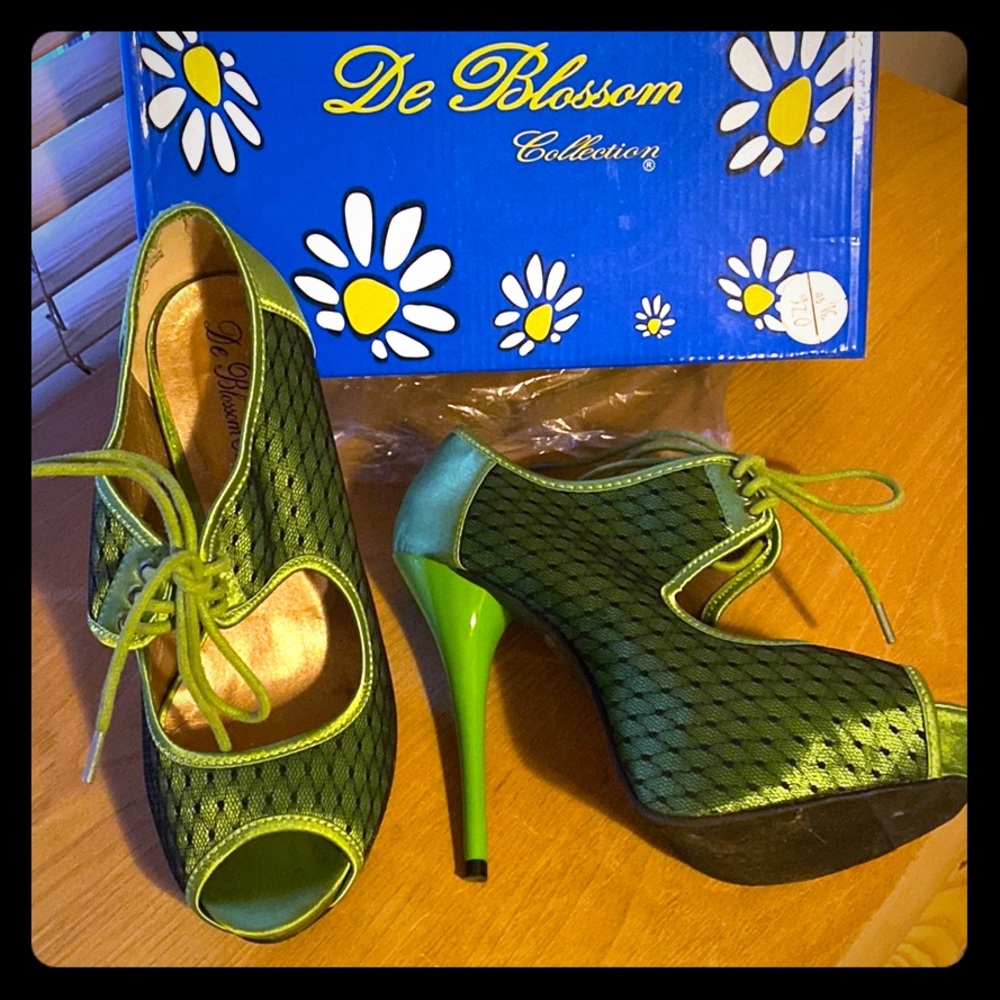 GREEN Platform heels
